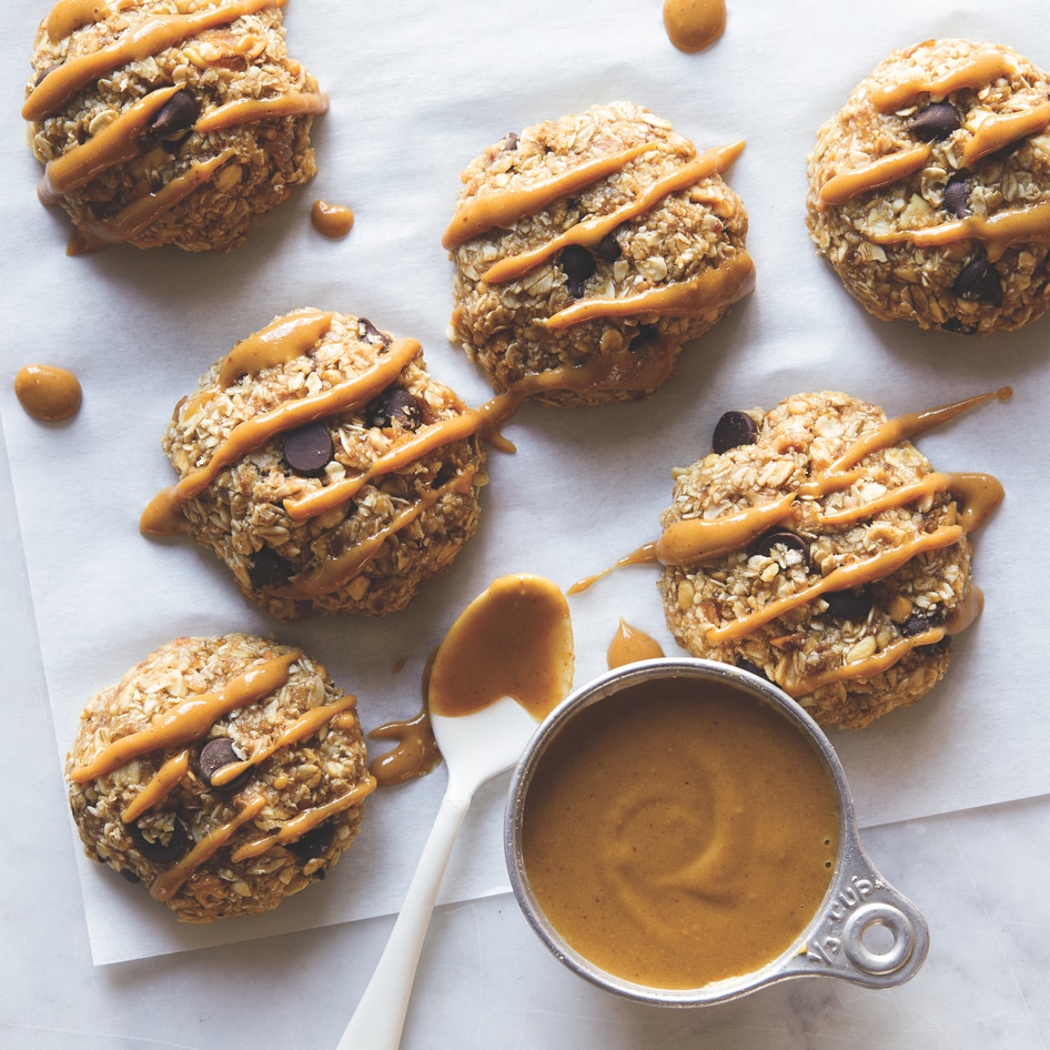 No-Bake Oatmeal Peanut Butter Chocolate Chip Cookies