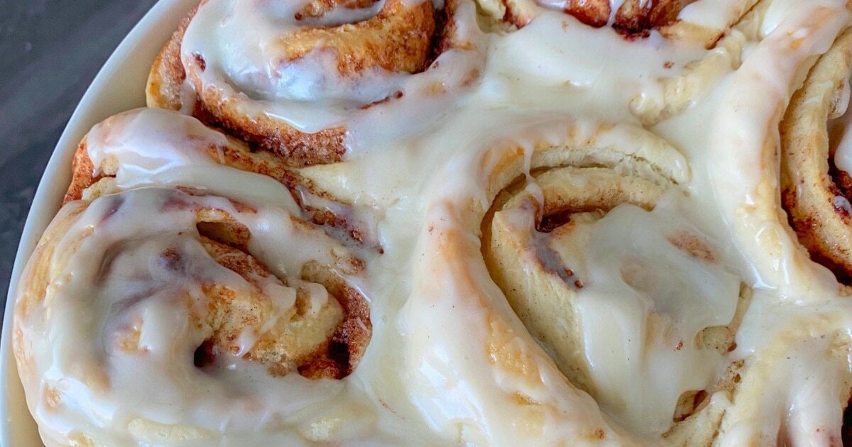 Easy Vegan Cinnamon Rolls With Cream Cheese Icing | VegNews