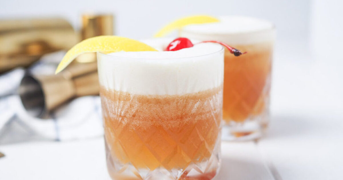 The Perfect Vegan Amaretto Sour With Aquafaba | VegNews