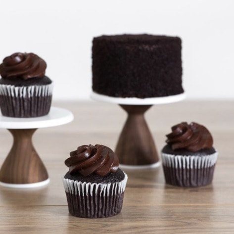 6 Fabulous Vegan Cakes You Can Pick Up at the Grocery Store
