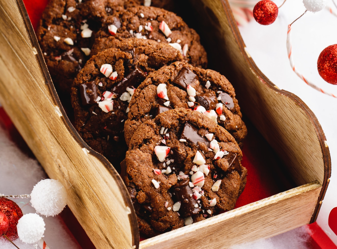 VegNews.PeppermintBrownieCookies