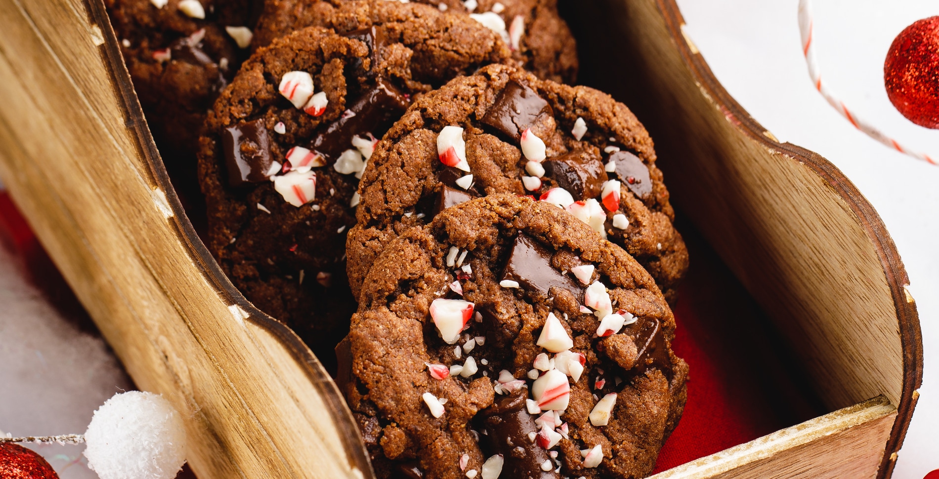 Vegan Peppermint Chocolate Chunk Brownie Cookies
