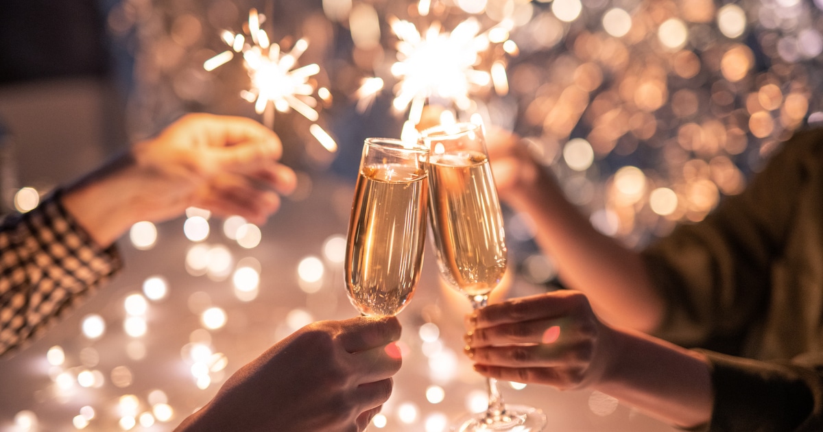 10 Vegan Cocktails to Make This New Year's Eve - Vimarsana News