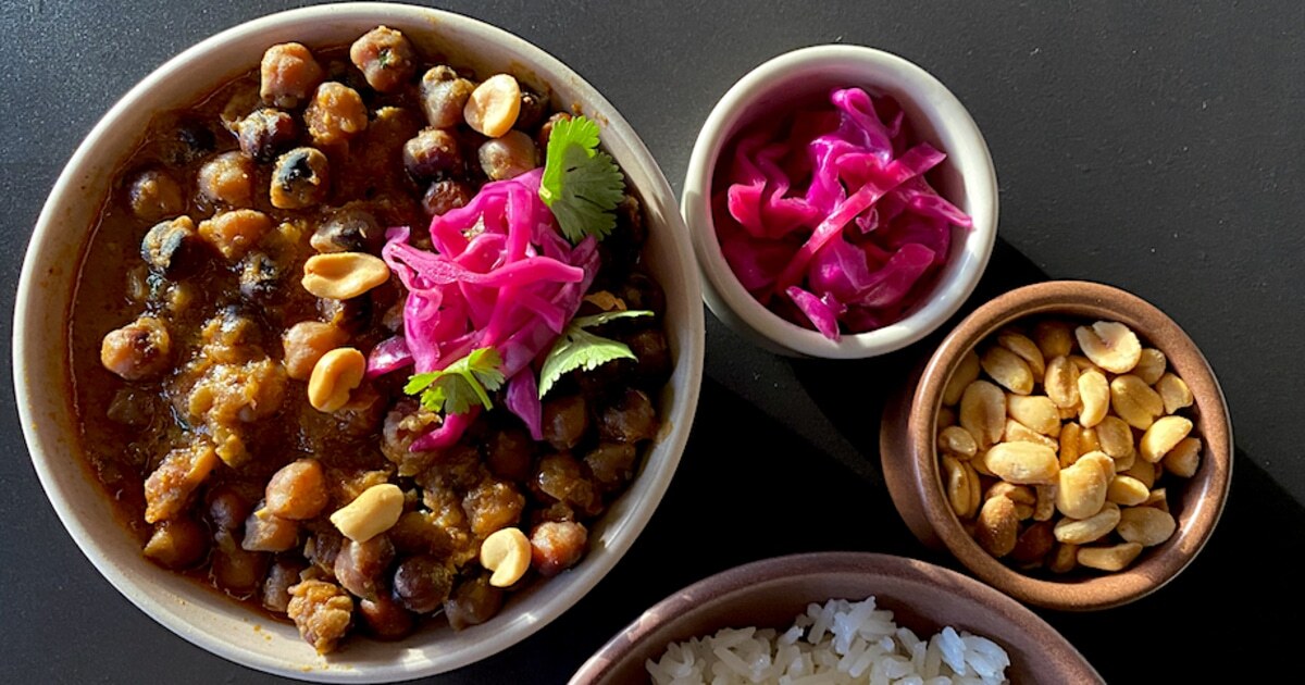 Afro-Peruvian Chickpea Stew | VegNews