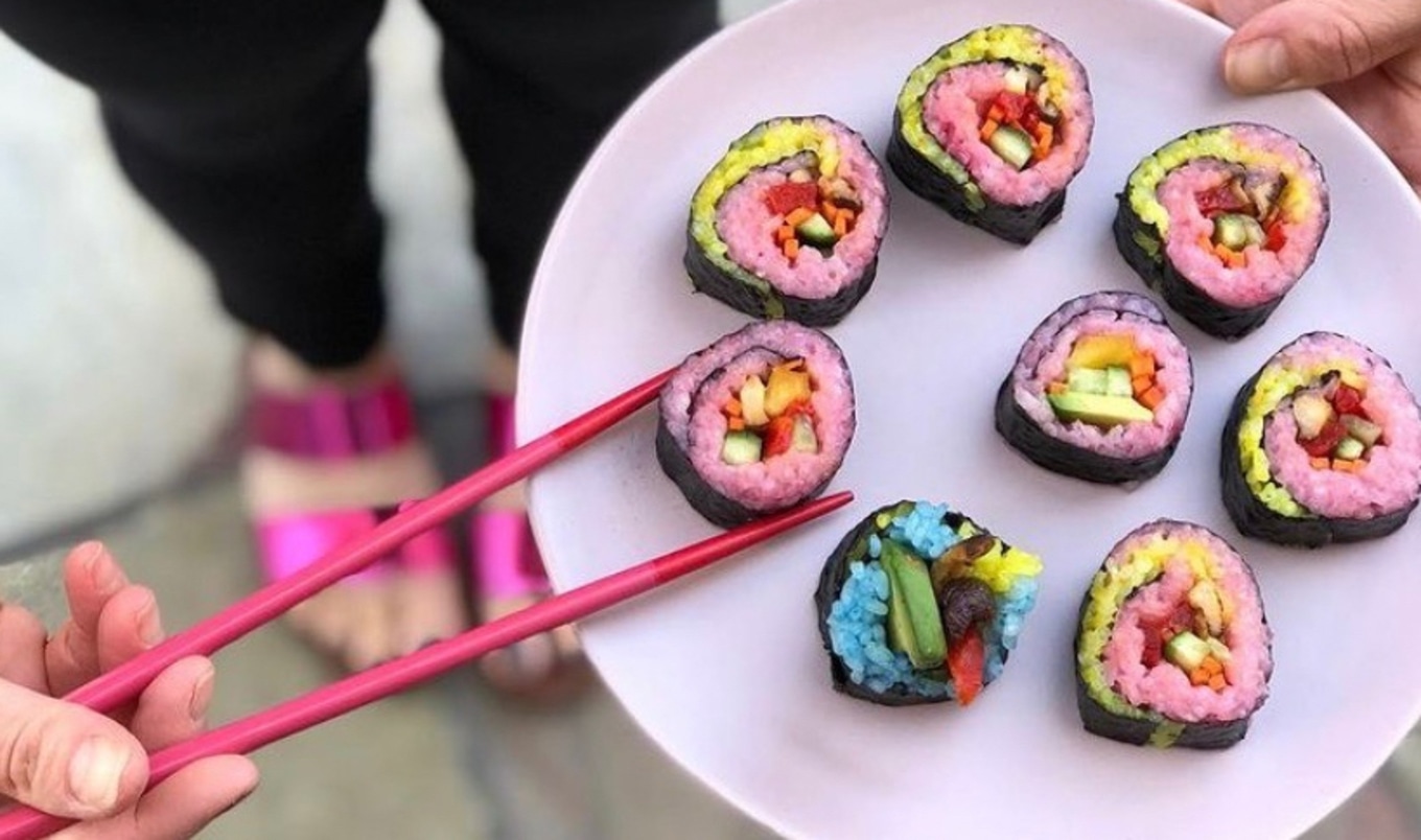 Healthy Vegan Pink Rice Sushi Roll With Creamy Ginger-Tamari Sauce