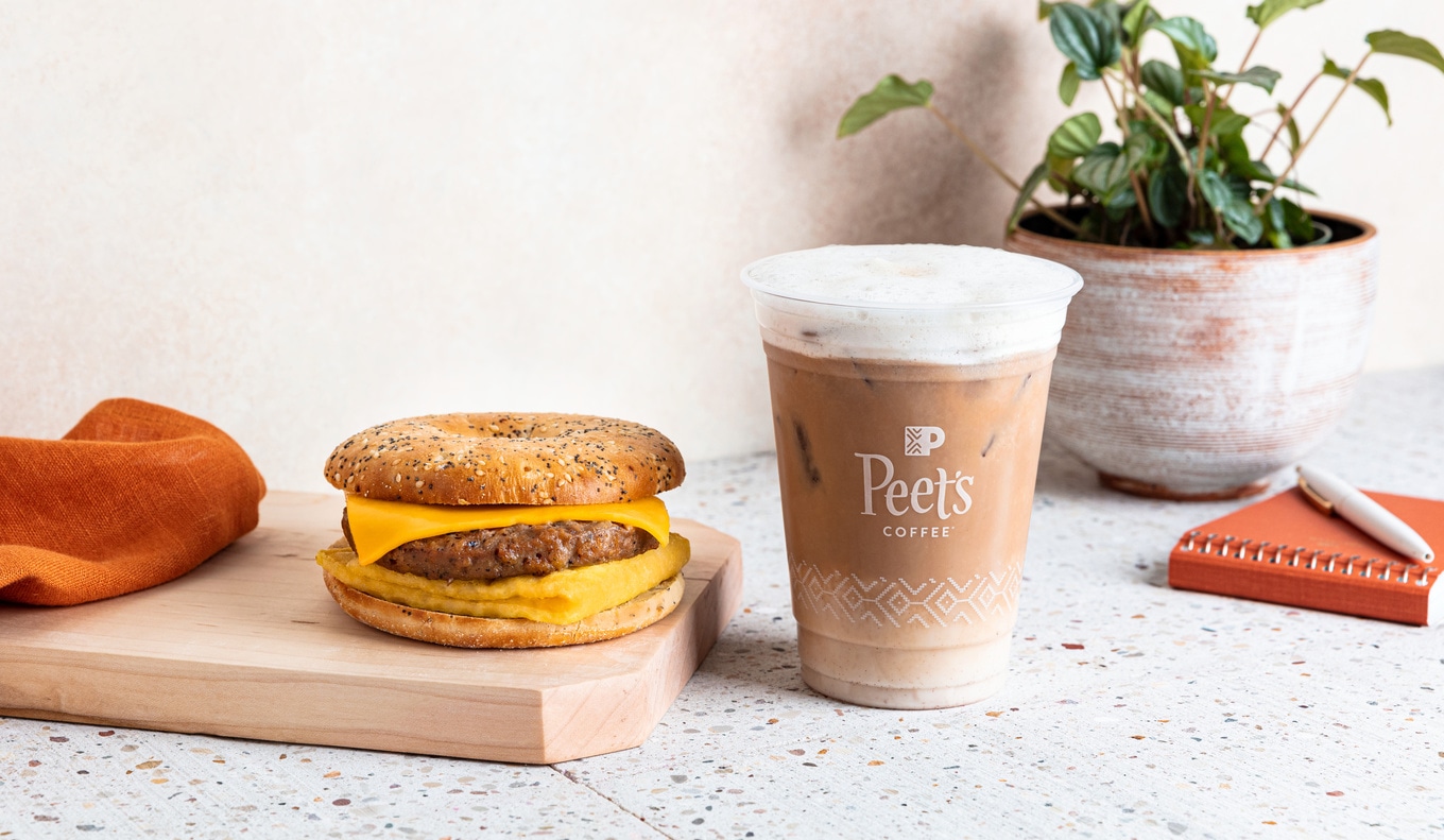 VegNews.PeetsVeganSandwich