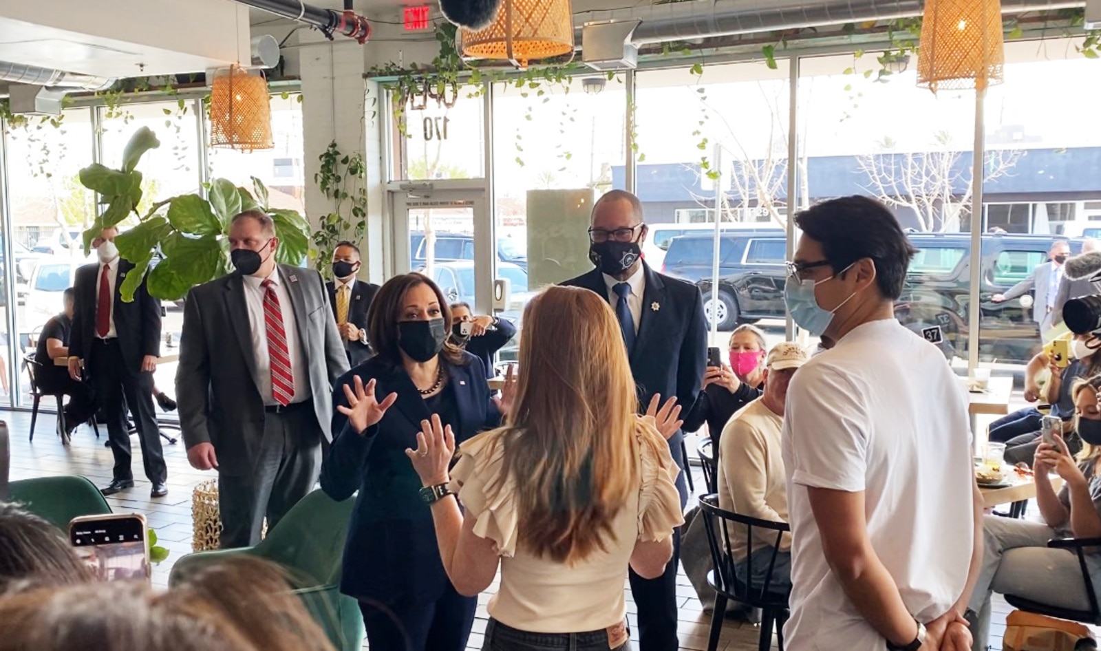 VegNews.KamalaHarris3