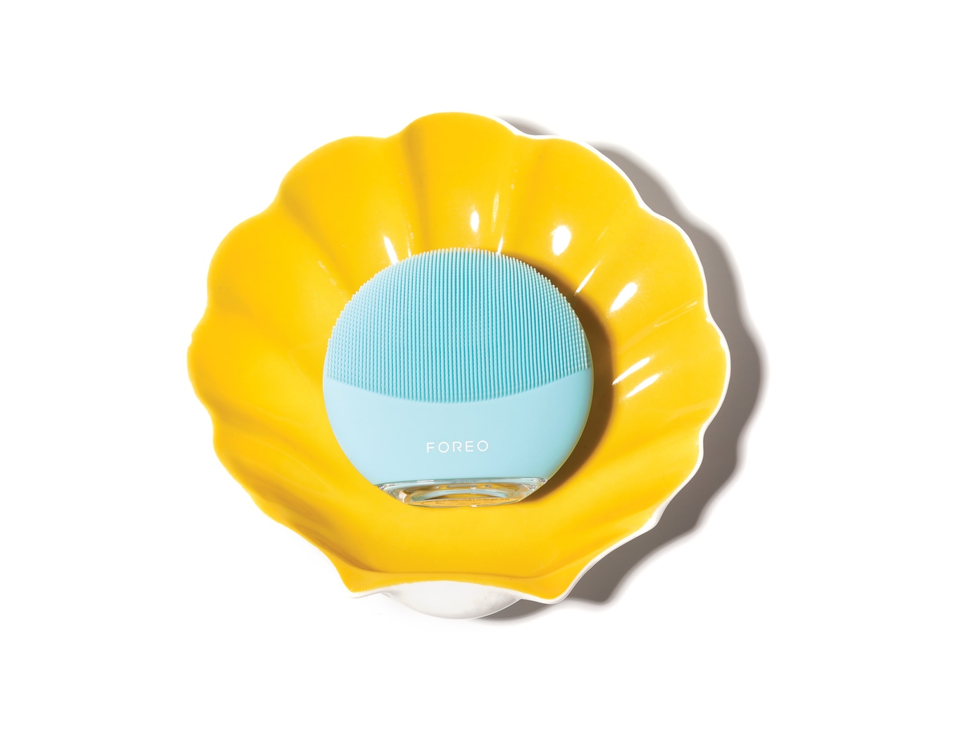 vegnews-beauty-foreo-emily-utne