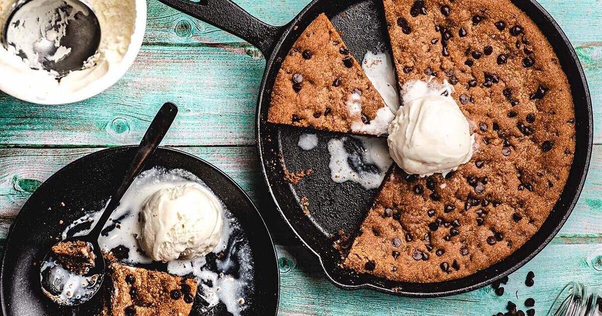 Vegan Salted Chocolate Chip Skillet Cookie à la Mode | VegNews