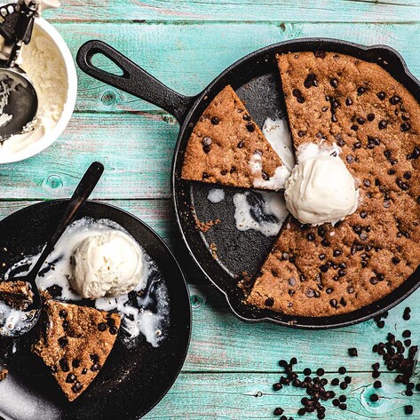 Vegan Salted Chocolate Chip Skillet Cookie à la Mode