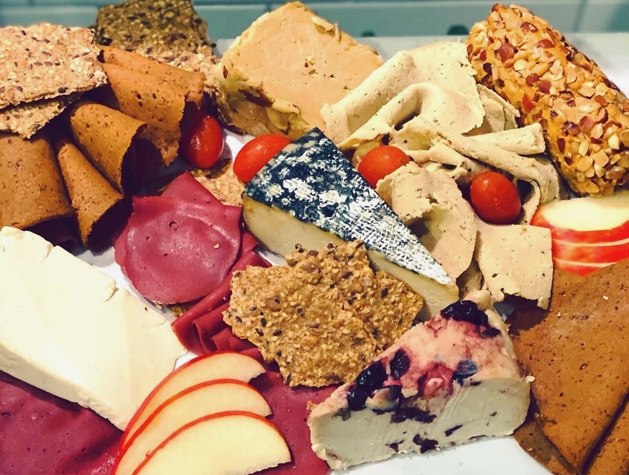 VegNews.RiverdelCheese