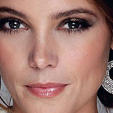 Ashley Greene Wins PETA Award