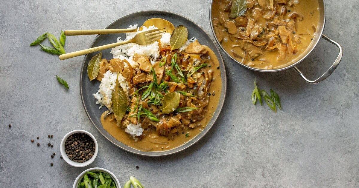 Filipinx-Inspired Spicy Vegan Chicken Adobo | VegNews