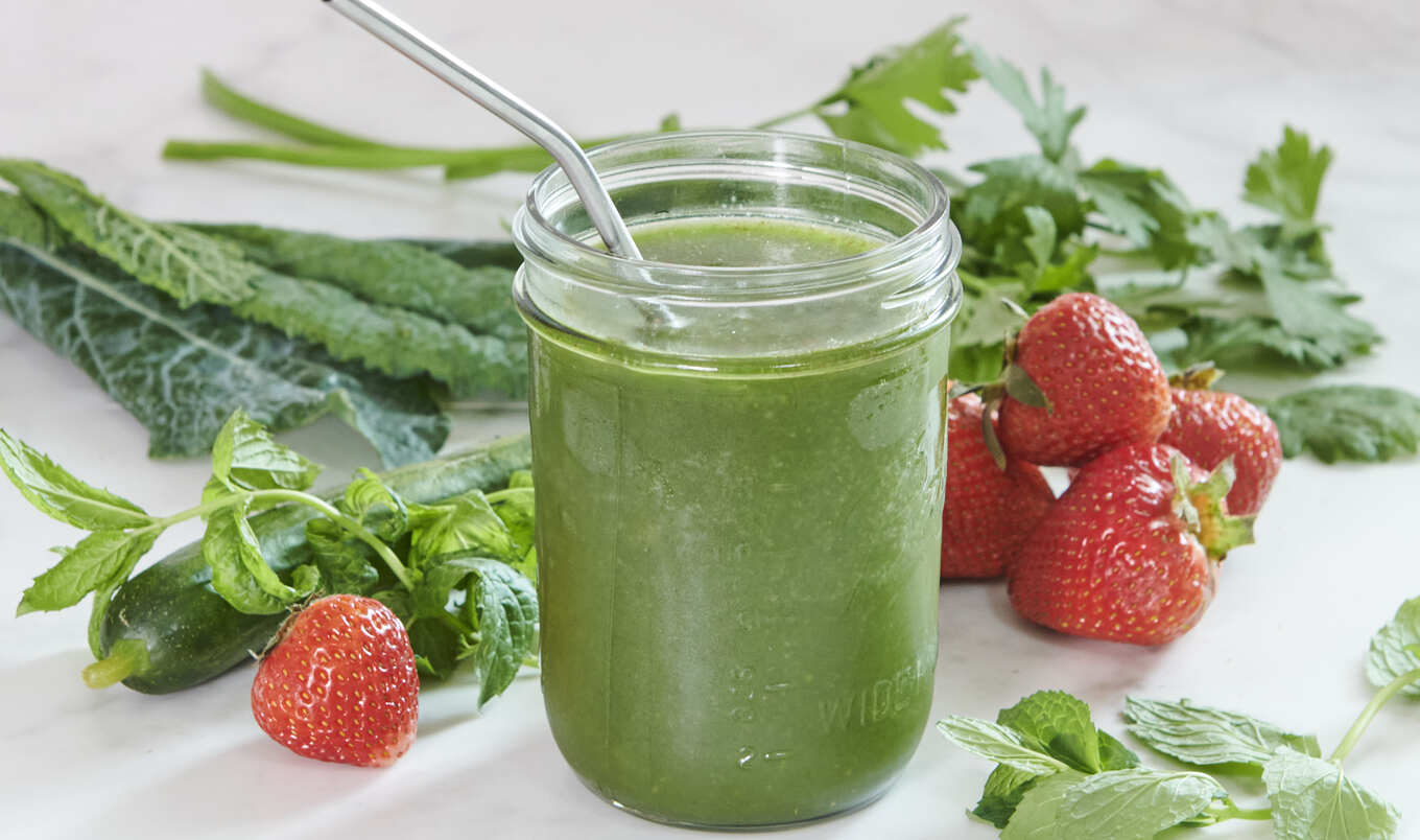 Green and Fruity Vegan Farmers’ Market Smoothie