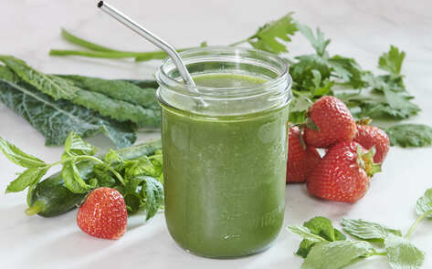 Green and Fruity Vegan Farmers’ Market Smoothie
