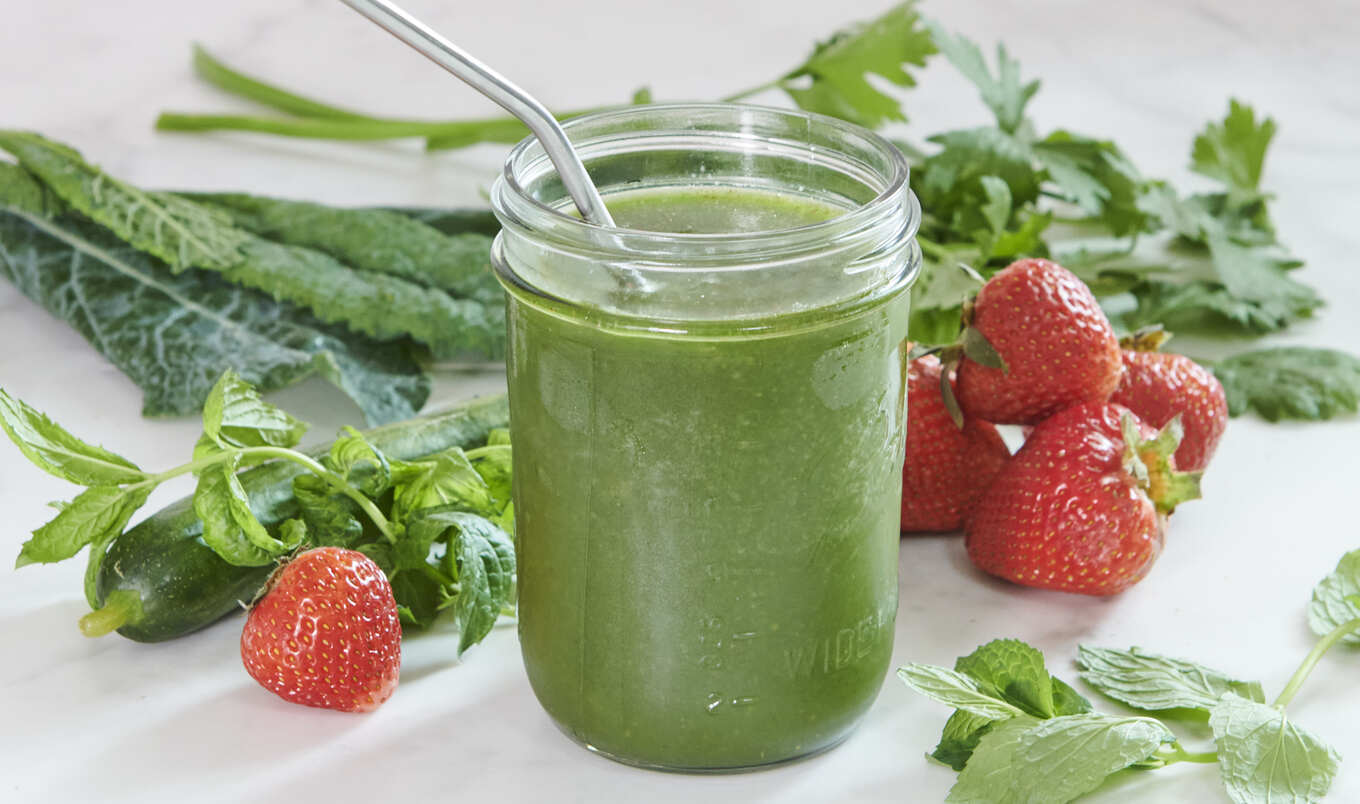 Matt James' Green and Fruity Farmers’ Market Smoothie