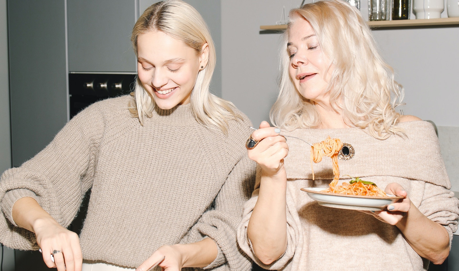 How to Eat for Menopause Relief: Expert Tips and Tricks
