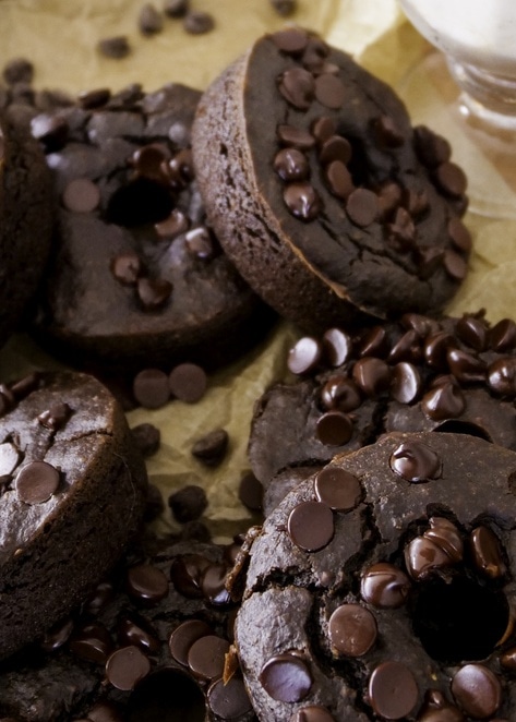 Healthy Vegan Chocolate Brownie Doughnuts