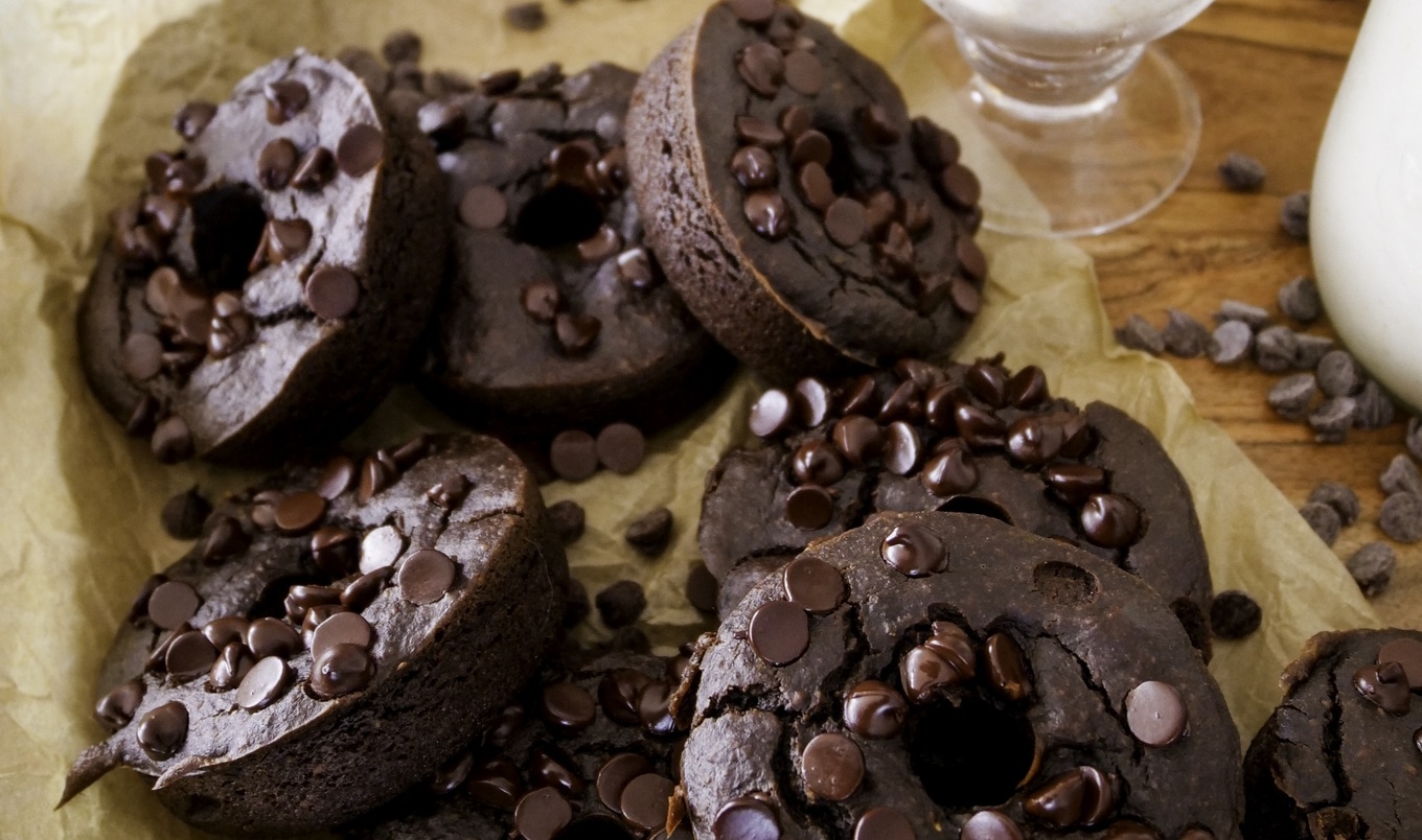 Healthy Vegan Chocolate Brownie Doughnuts