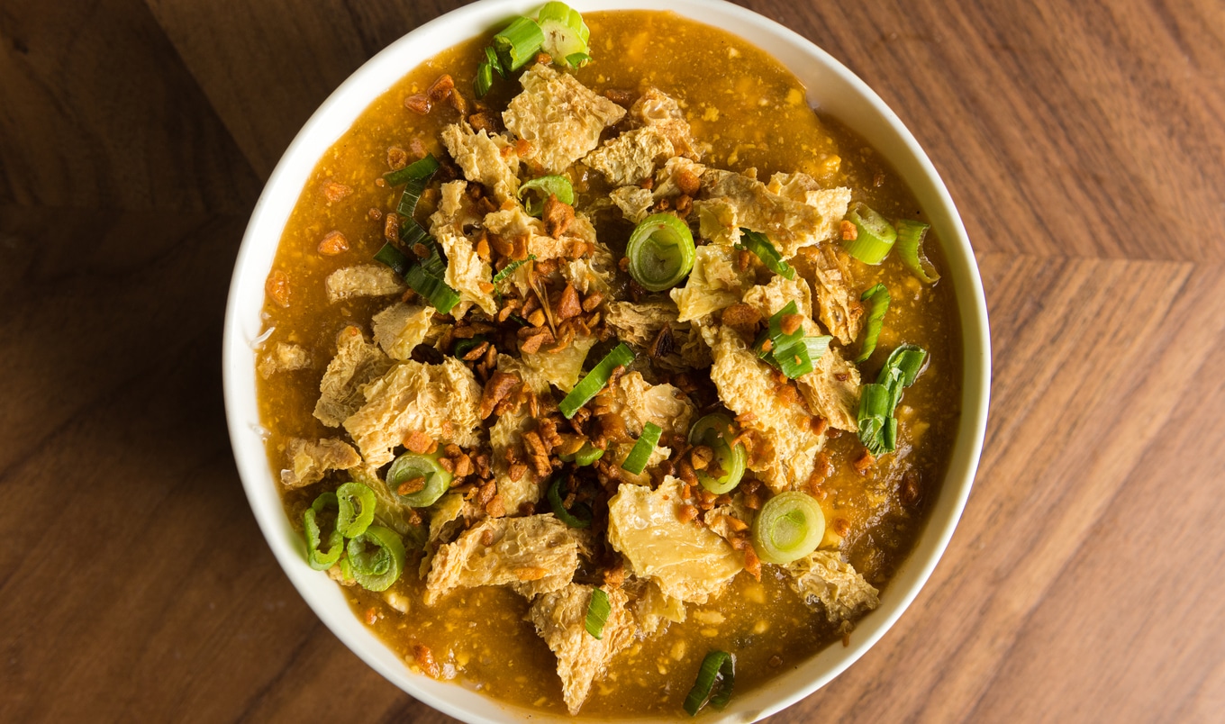 Vegan Filipinx Palabok (Rice Noodles with Gravy)
