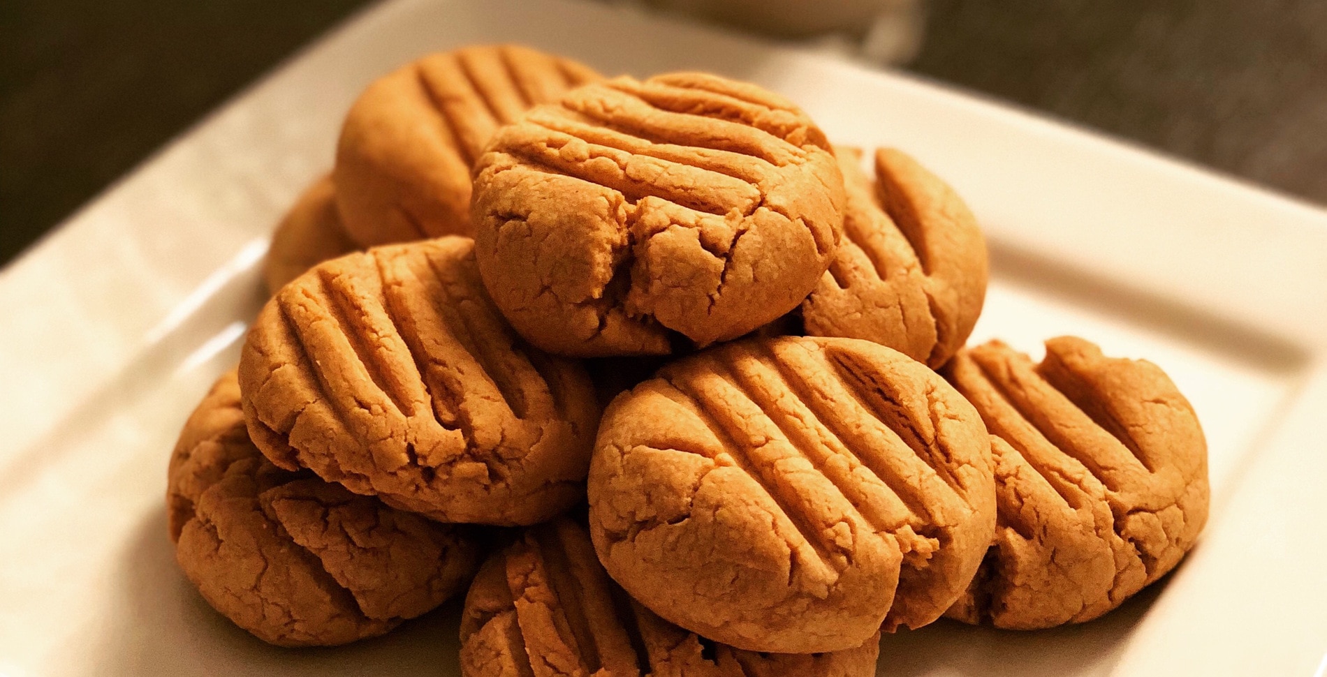 4-Ingredient Vegan Peanut Butter Cookies