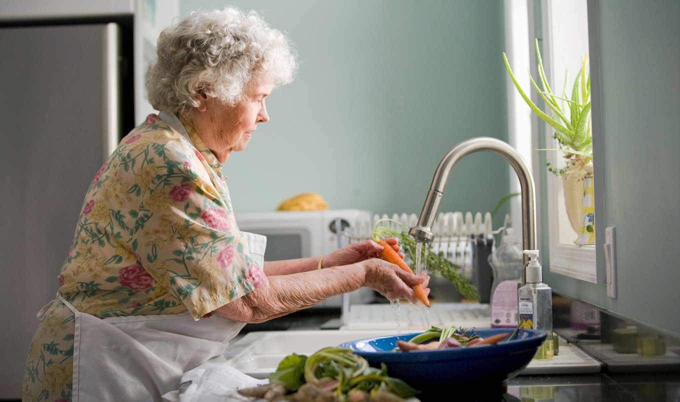 Apples reduce the odds of people becoming frail in old age, US study finds