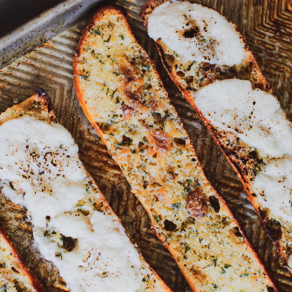 Vegan Cheesy Roasted Garlic Bread