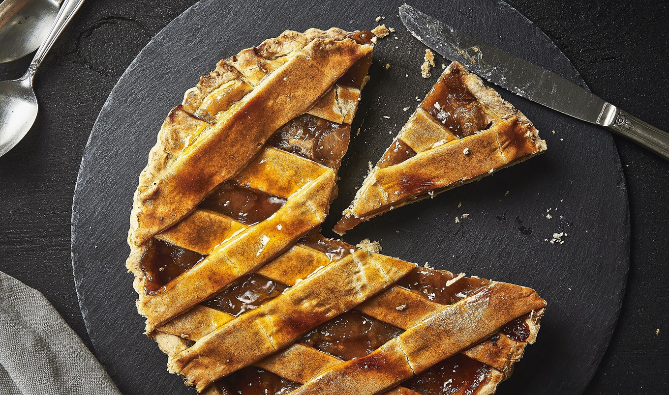 VegNews.HolidayPies.HugoAitken.Unsplash