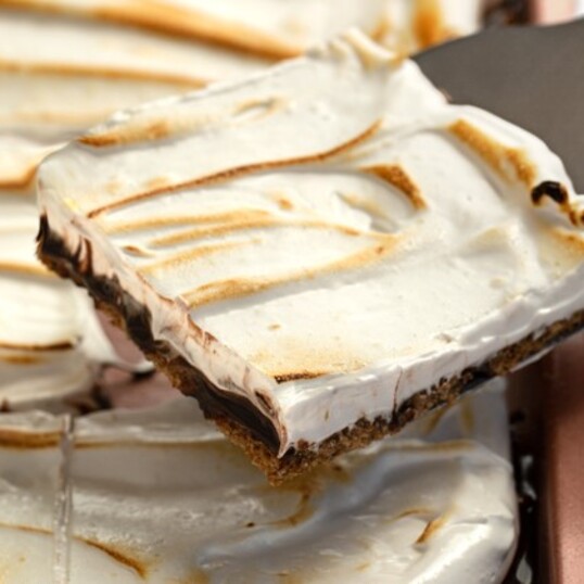 Indoor S’mores Bars With Toasted Marshmallow Topping