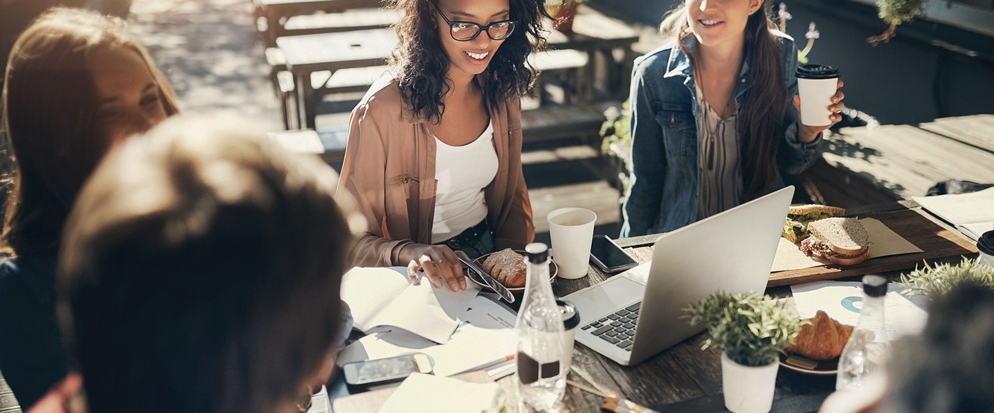Can Your Coworkers Get You to Eat More Plants? New Study Says Yes 