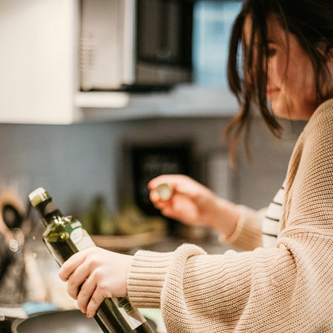 What Are the Benefits of Olive Oil? And Do You Really Need to Drink It Before Bed? 