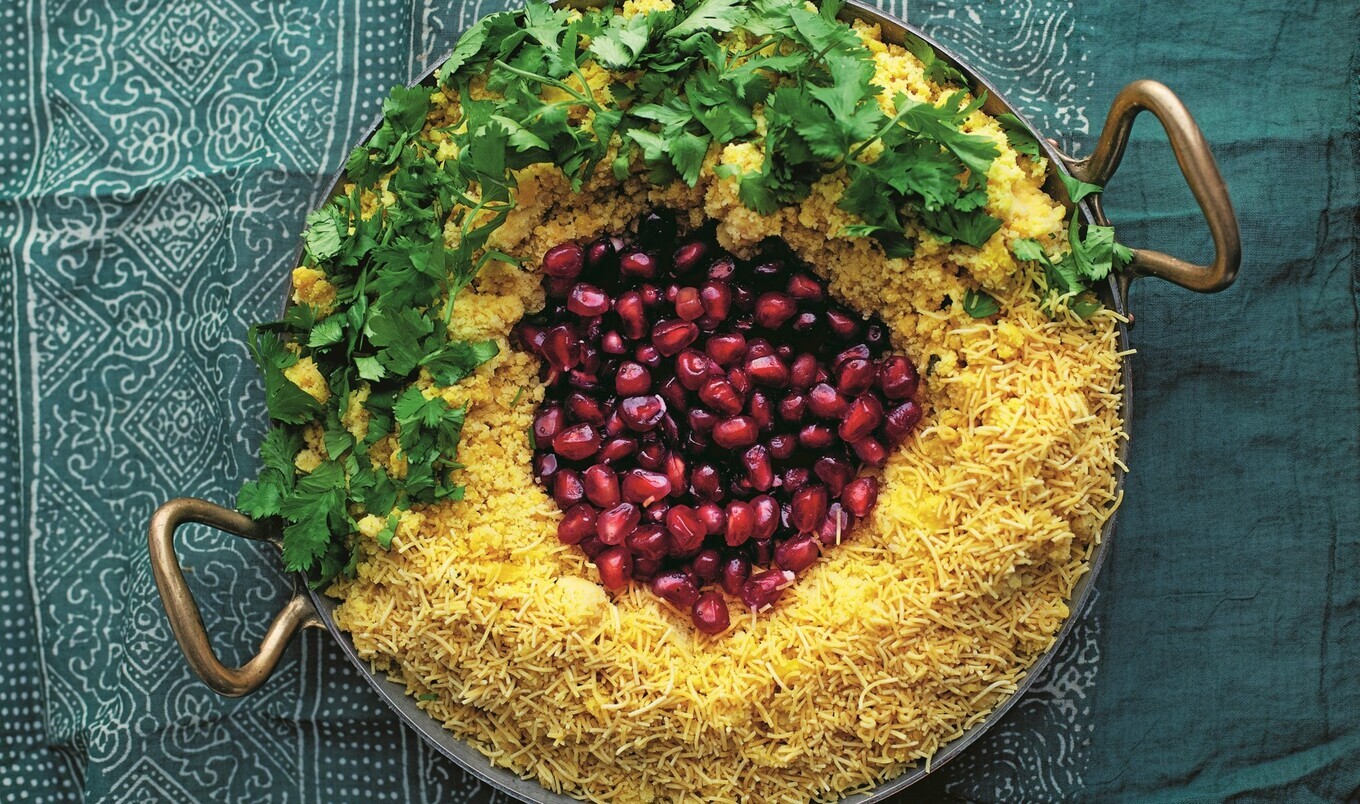 Indian Crushed Chana Dal With Green Garlic Chutney