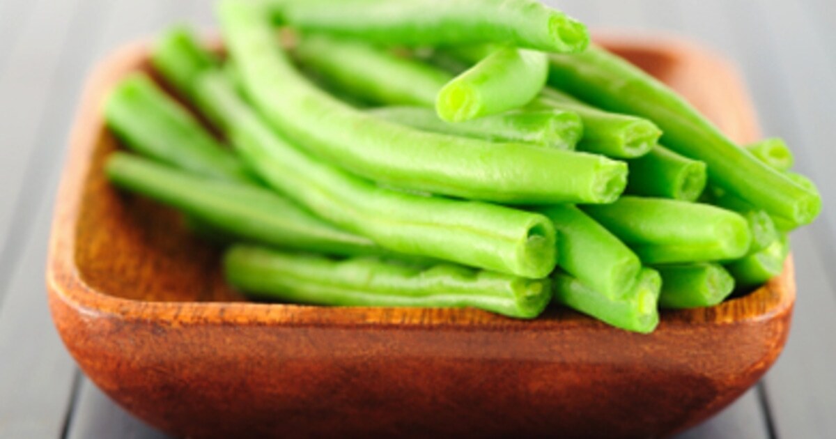 Balsamic Green Beans with Crimini Mushrooms | VegNews