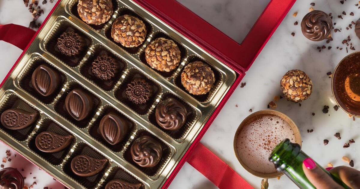 Buy/Send Valentines Day Special Chocolate Gifts Box Online