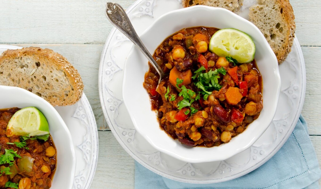 Easy, Smoky Vegan Bean and Lentil Chili