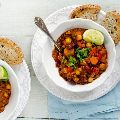 Easy, Smoky Vegan Bean and Lentil Chili