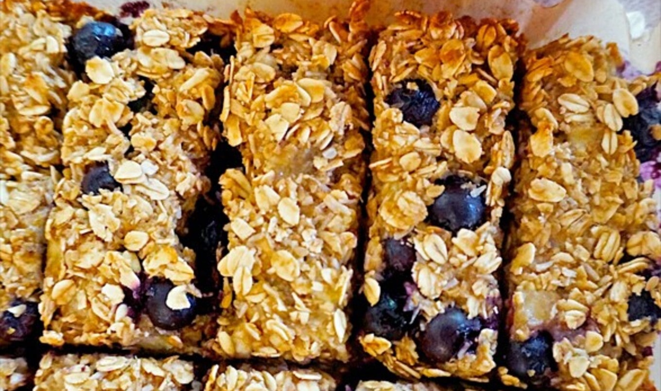 Easy Vegan Blueberry-Coconut Oat Bars