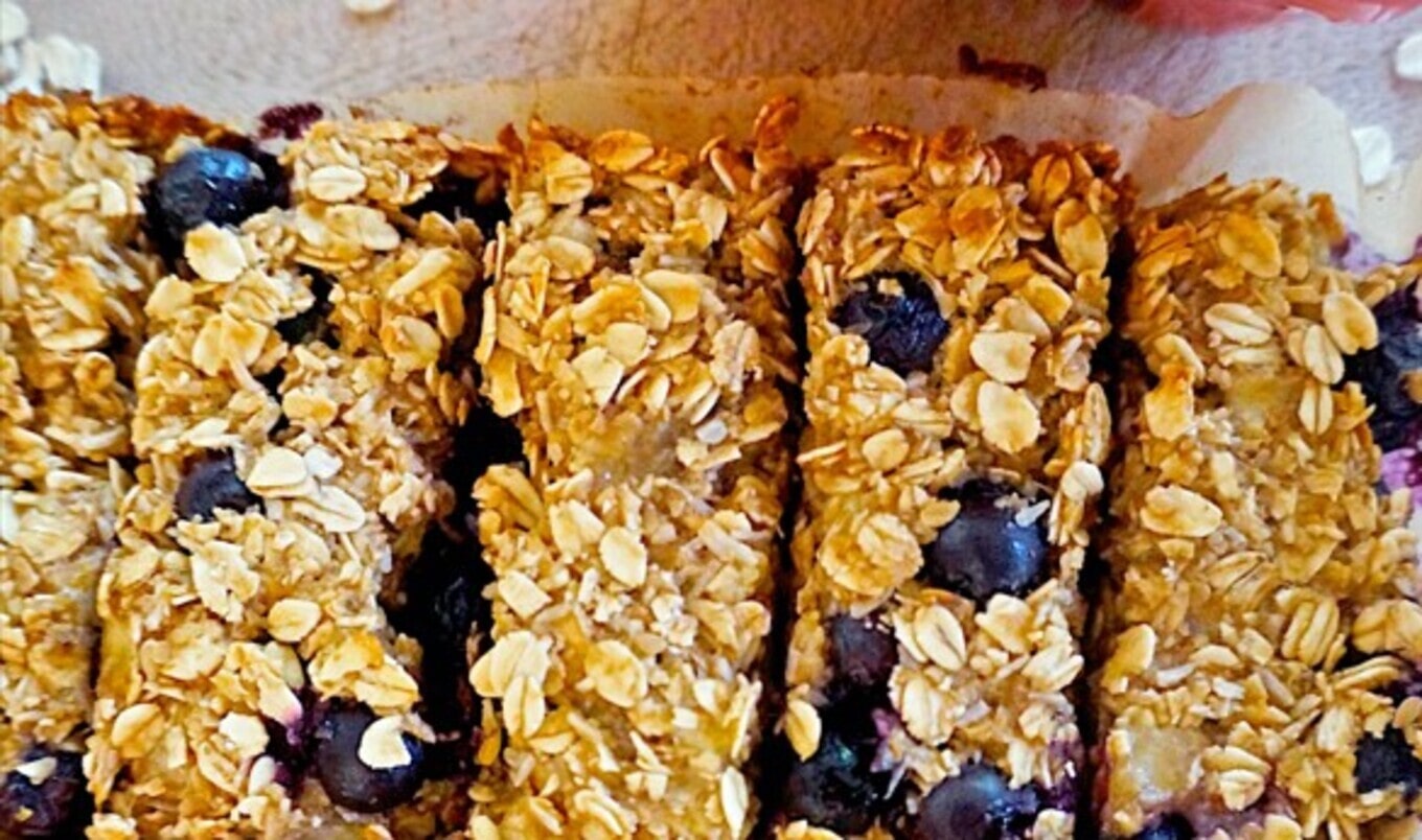 Easy Vegan Blueberry Coconut Oat Bars