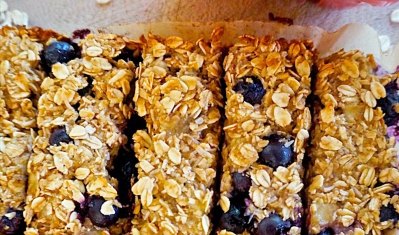 Easy Vegan Blueberry-Coconut Oat Bars