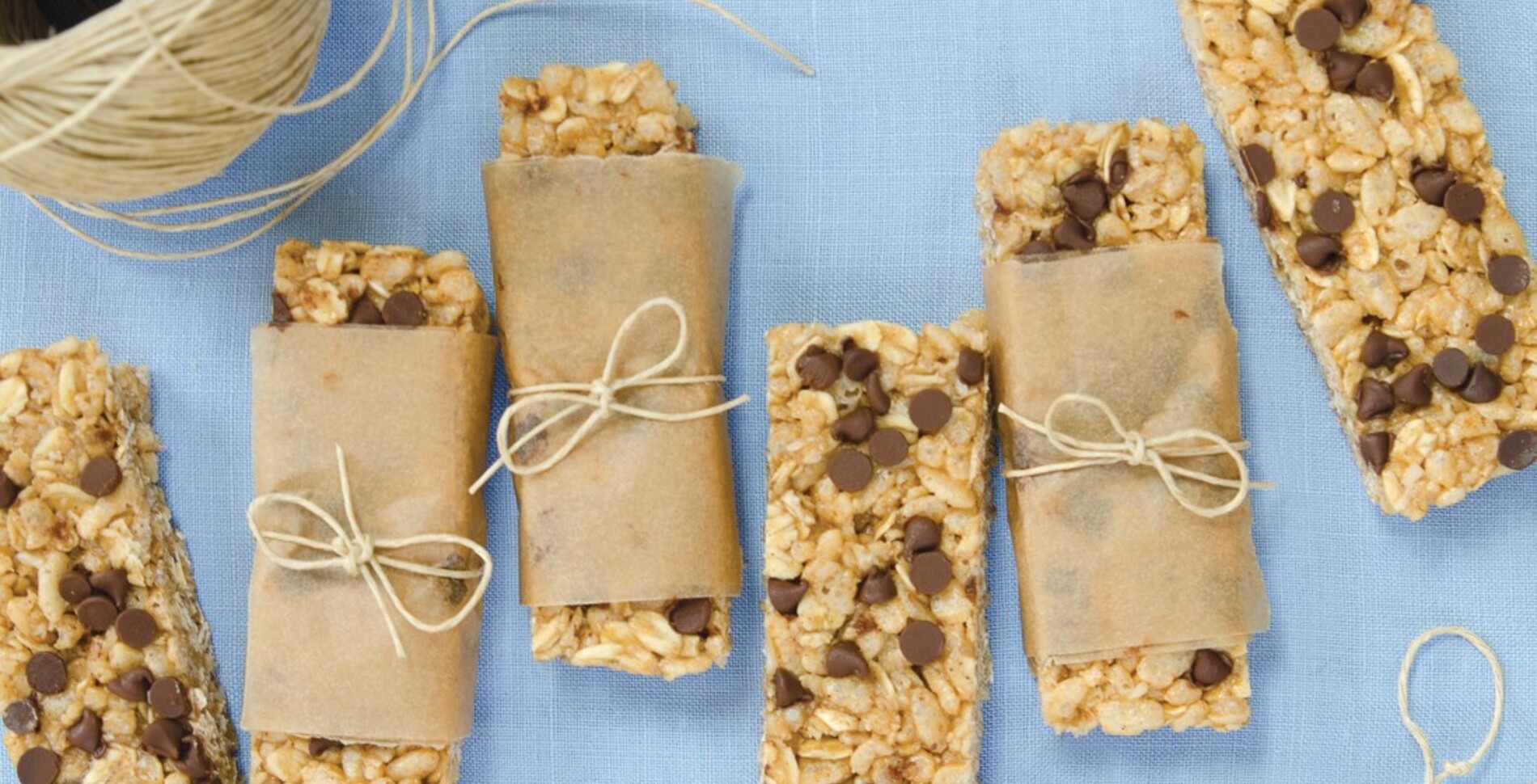 No-Bake Plant-Based Chocolate Chip Granola Bars