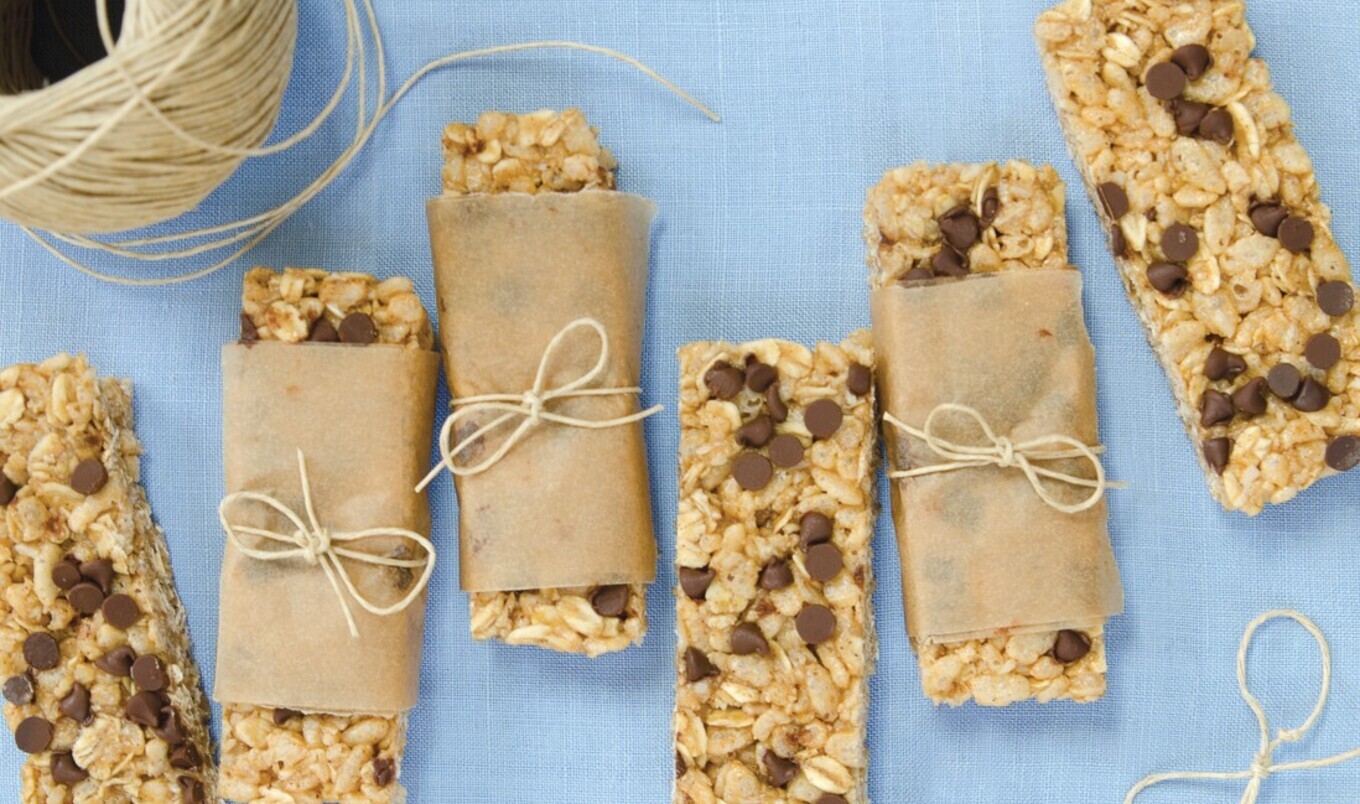 No-Bake Healthy Chocolate Chip Granola Bars