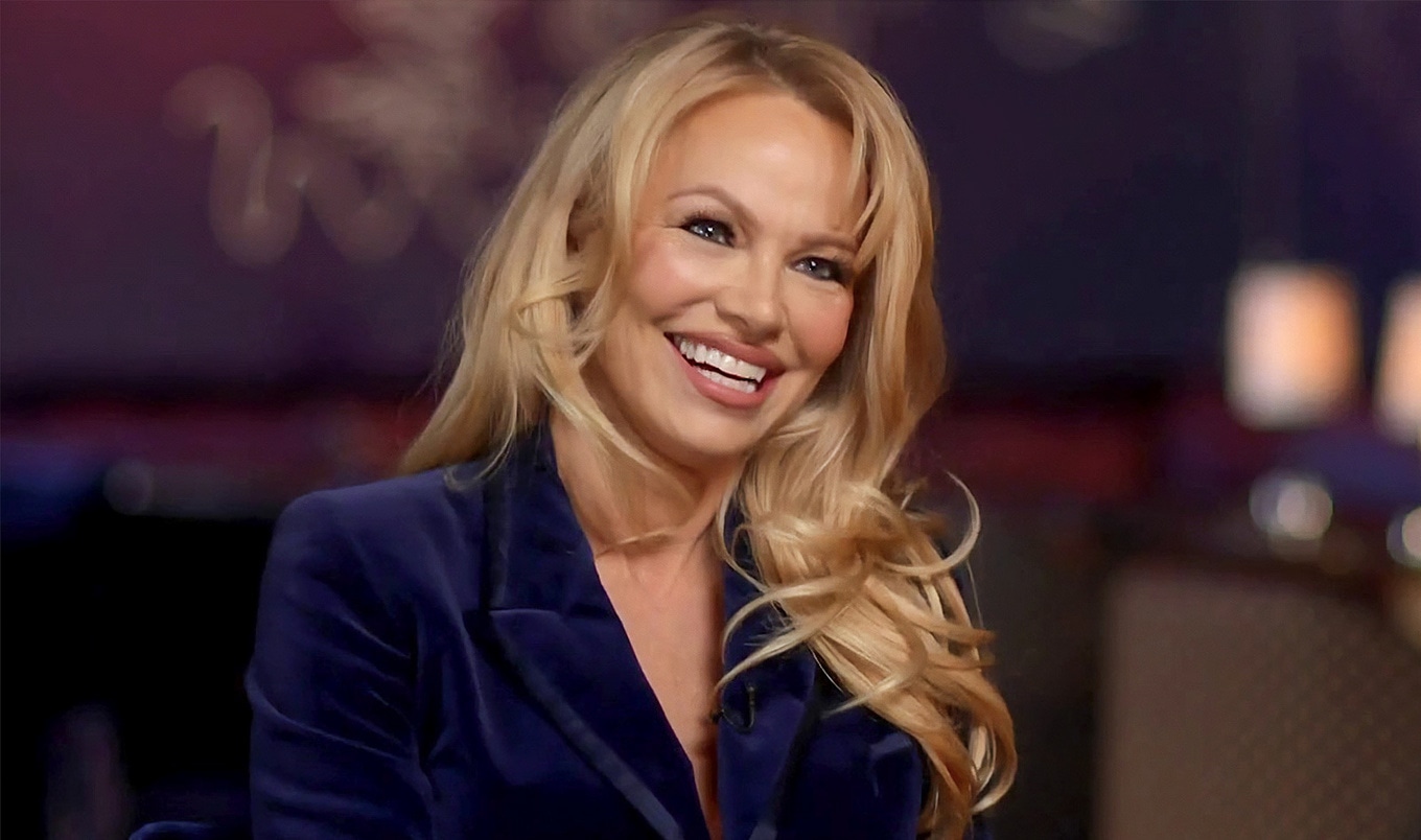 VegNews.PamelaAnderson.TODAY