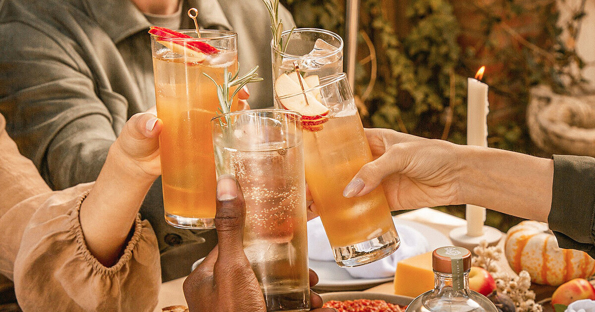 The 10 Best Vegan Cocktail and Mocktail Recipes to Make Any Hour Happy Hour