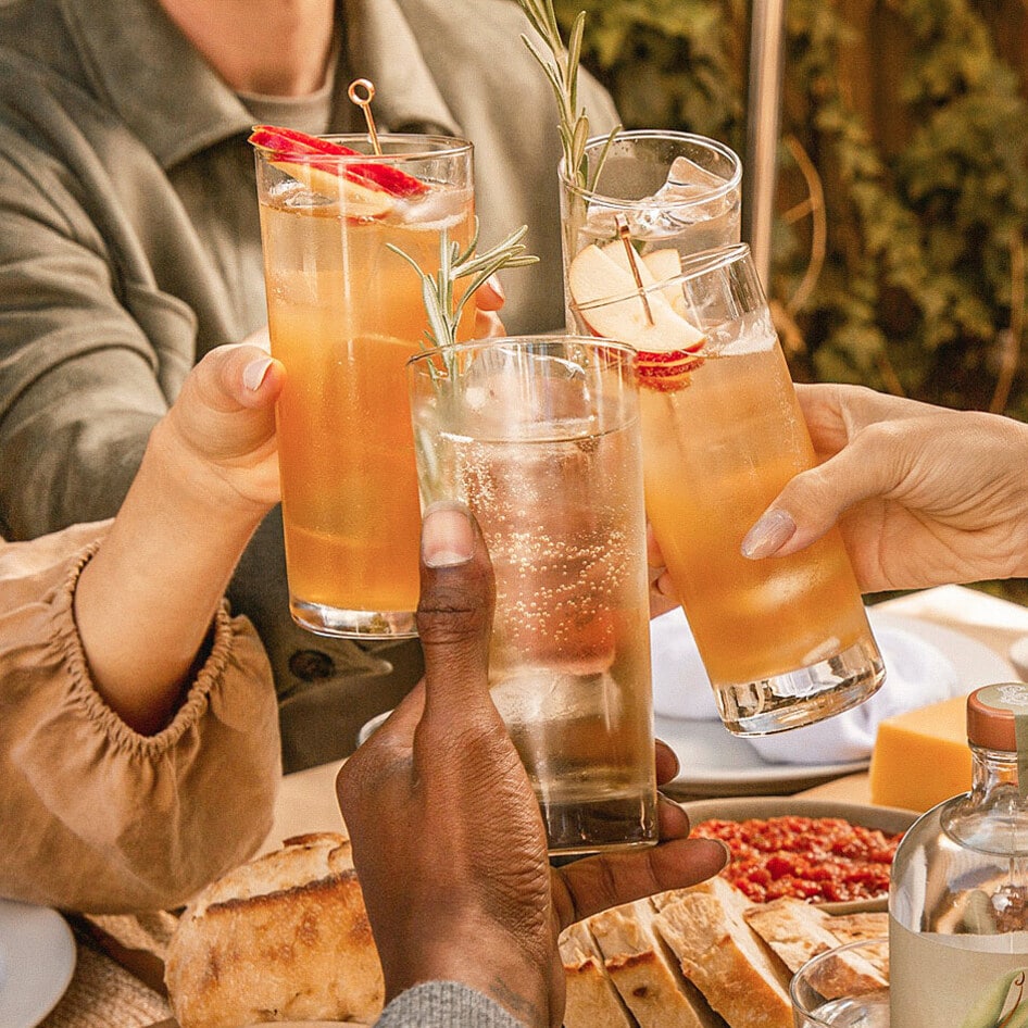 The 10 Best Vegan Cocktail and Mocktail Recipes to Make Any Hour Happy Hour