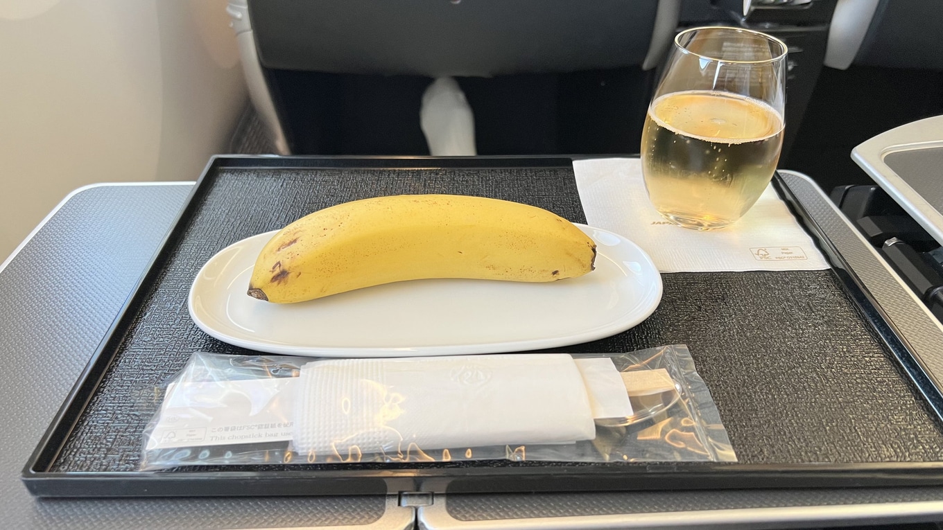 VegNews.BananaJapanAirlines.Kris Chari