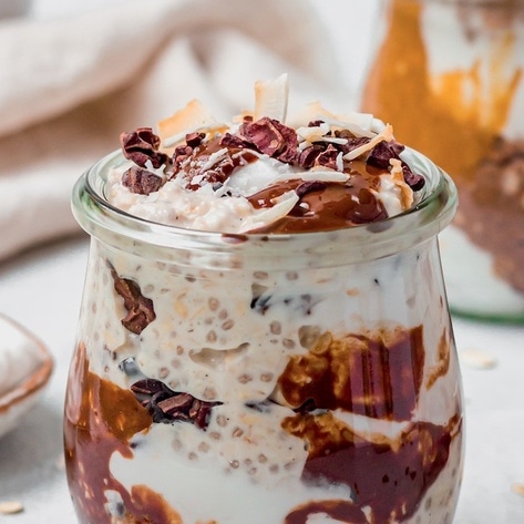 Easy Vegan Mocha Caramel Overnights Oats