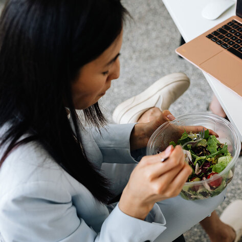 Study: Red Meat Spikes Endometriosis Risk by 56 Percent. A Plant-Based Diet Could Help Prevent It.