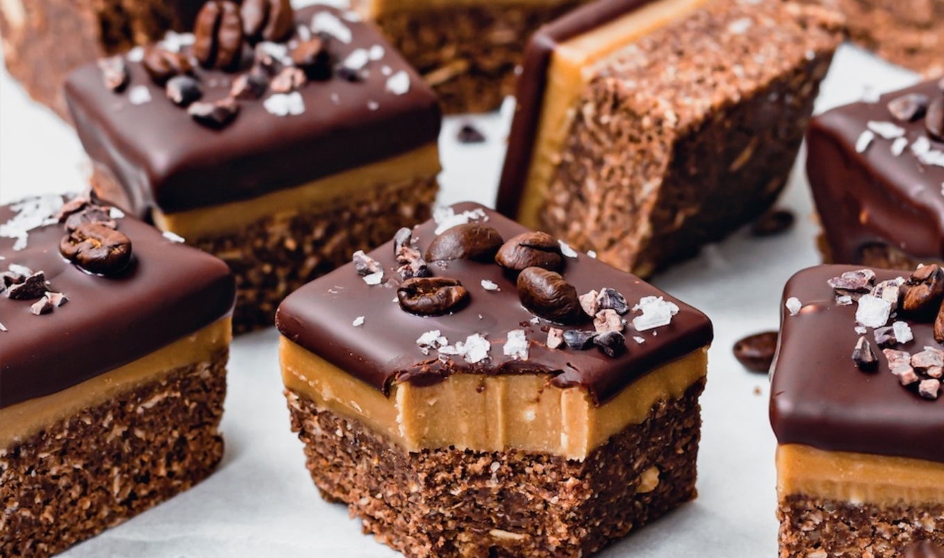 Vegan No-Bake Chocolate Espresso Caramel Bars 