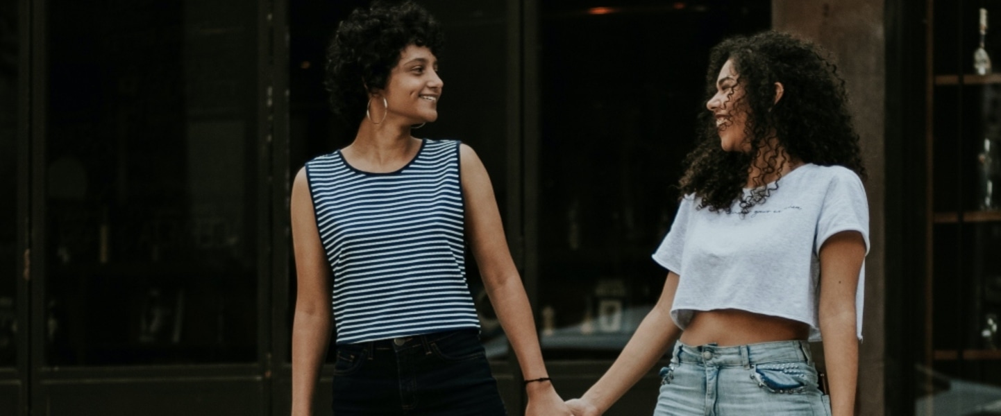 These Top Tips Will Help You Navigate Dating Apps As a Vegan