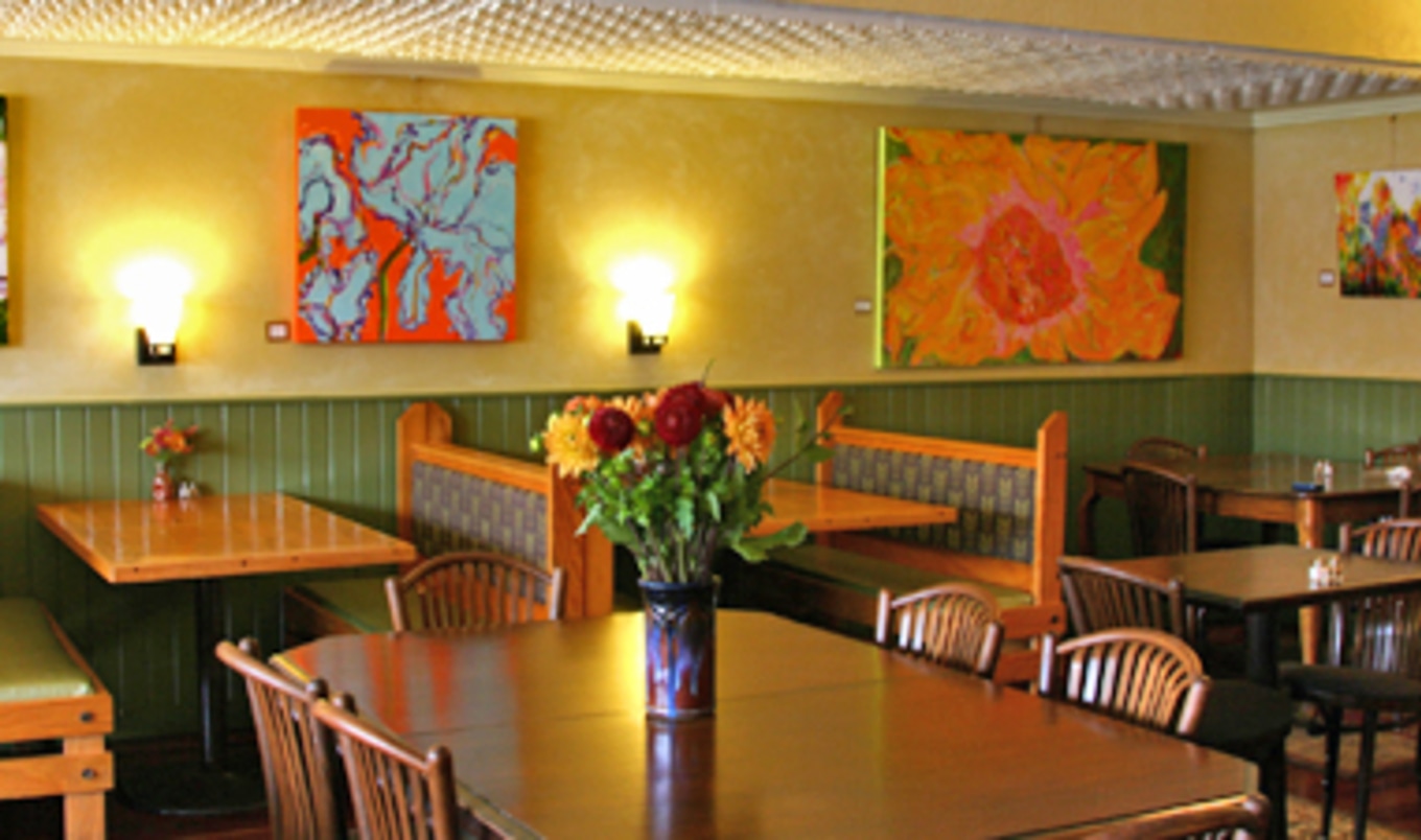 Veg Restaurant Turns 30